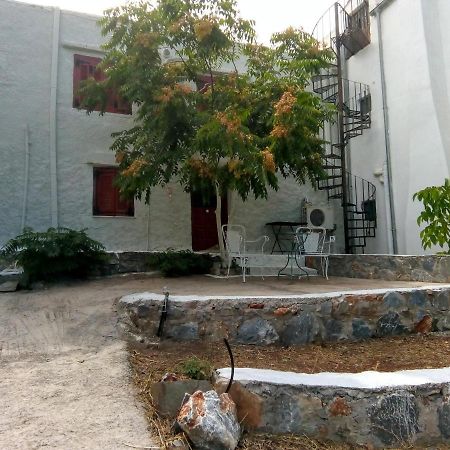 Kalapo Apartment Tseratsiá Esterno foto