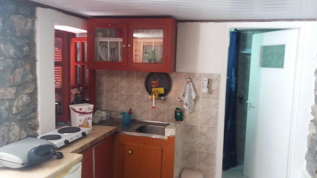 Kalapo Apartment Tseratsiá Esterno foto