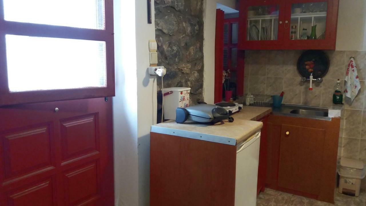 Kalapo Apartment Tseratsiá Esterno foto